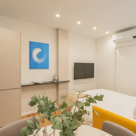 Rezia By Rent קומו