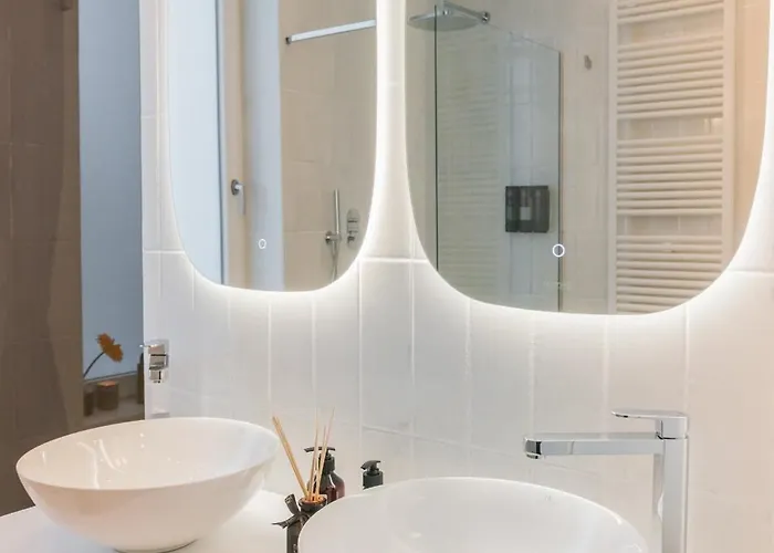 Rezia With Parking * Como