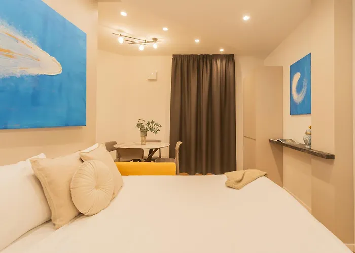 Rezia With Parking Apartment *