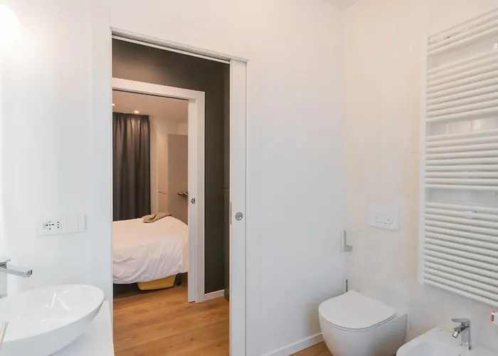 Rezia With Parking Apartment *