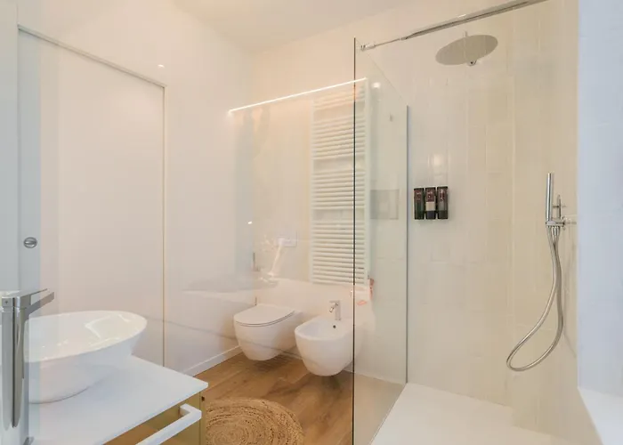 Апартаменты Rezia With Parking *