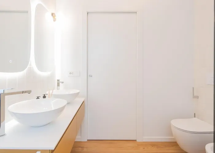 Rezia With Parking Apartment Como