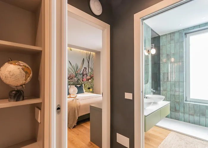 Rezia With Parking Como