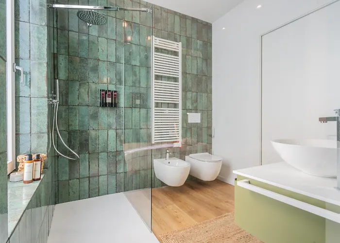 Rezia With Parking Como