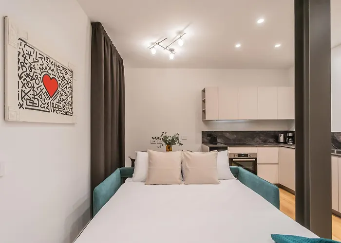 Rezia With Parking * Como