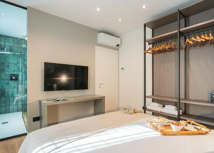 Апартаменты Rezia With Parking