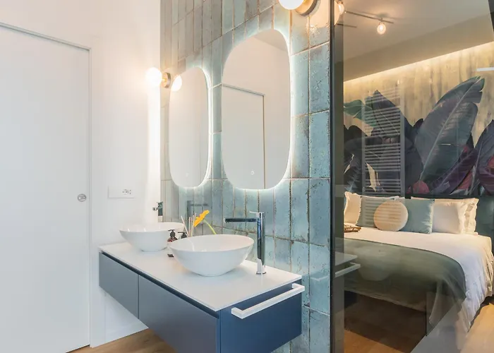 Rezia With Parking Apartment