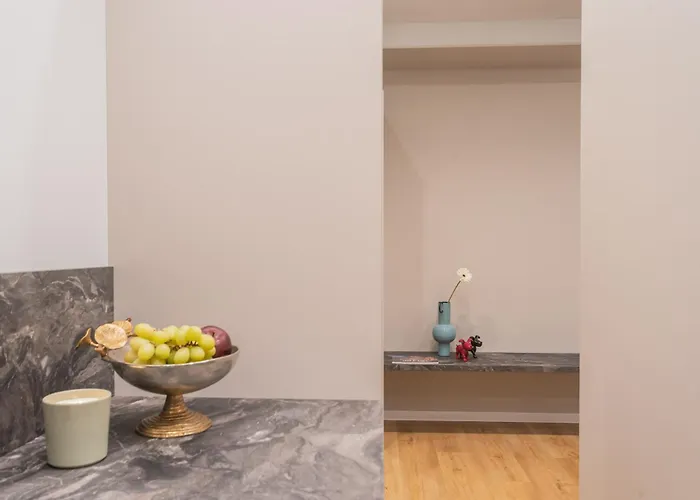 Rezia With Parking Apartment Como