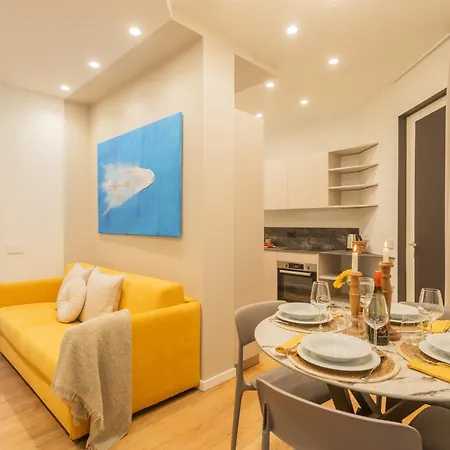 Apartment Rezia By Rentallcomo Como