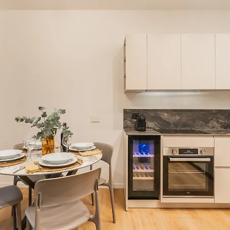 Apartment Rezia By Rentallcomo Como