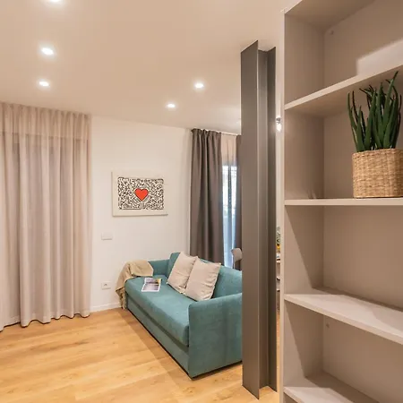 Apartment Rezia By Rentallcomo Como