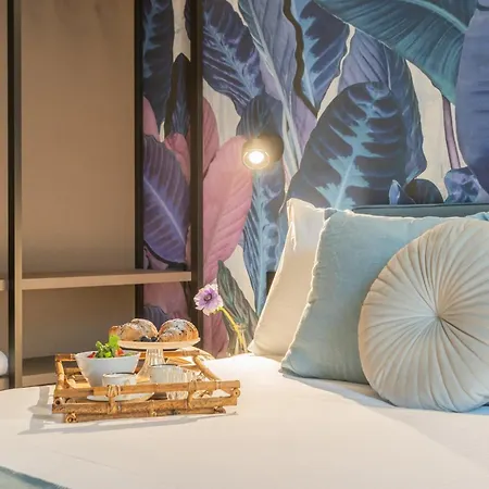 Apartment Rezia By Rentallcomo Como