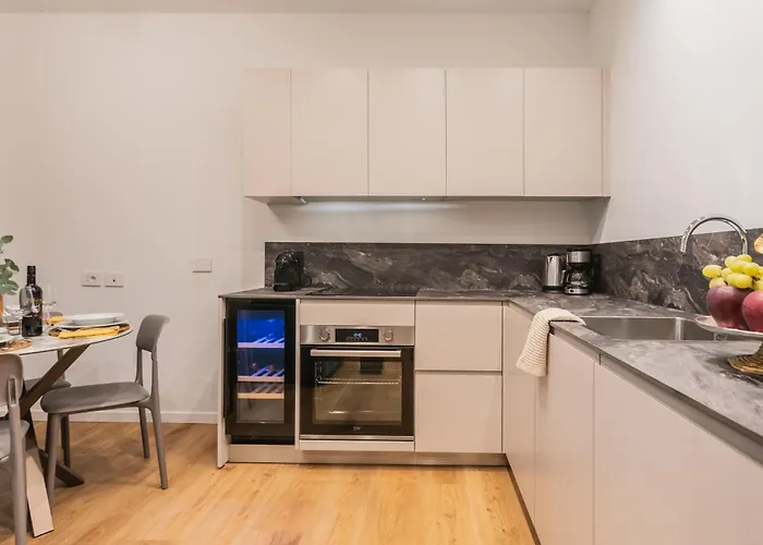 Rezia With Parking * קומו