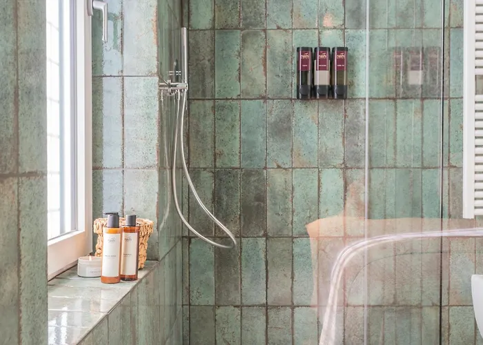 Rezia With Parking דירה *