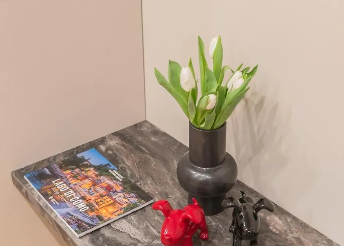 Rezia With Parking דירה *